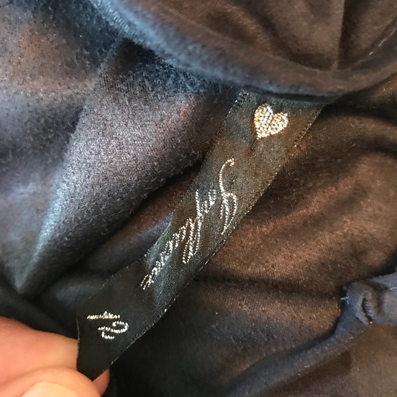 ASOS Influence Navy Velvet Top - Picture 6 of 6